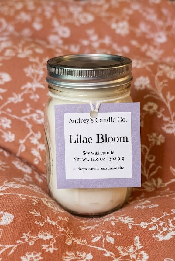 Lilac Blooms: Large candle